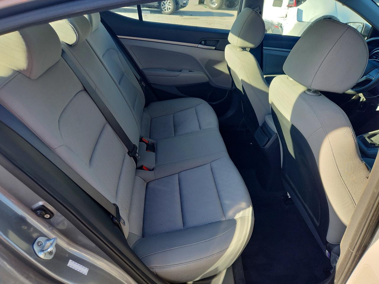 2017 HYUNDAI ELANTRA SE photo 10