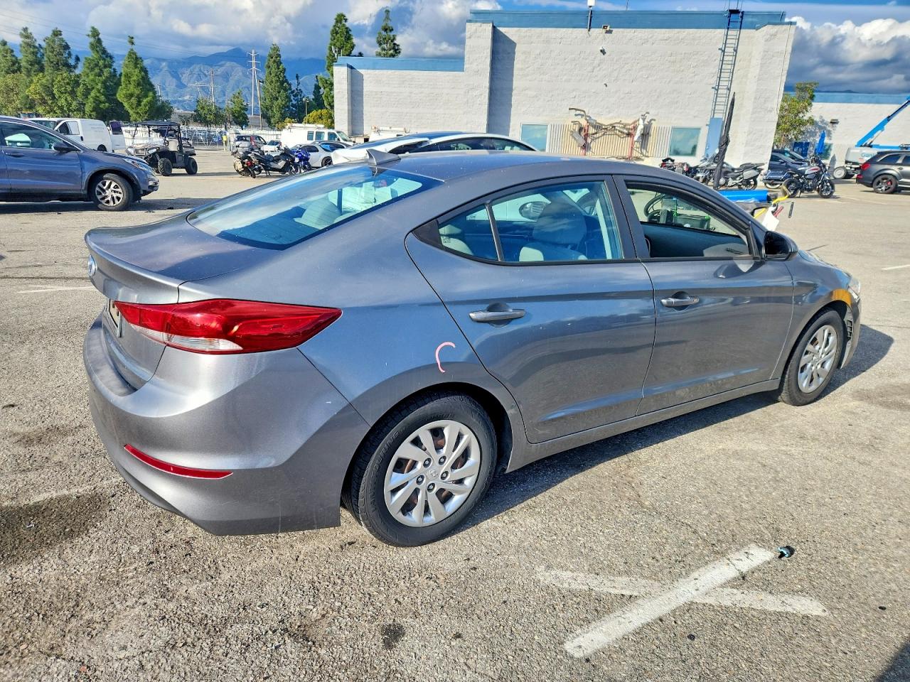 2017 HYUNDAI ELANTRA SE photo 3