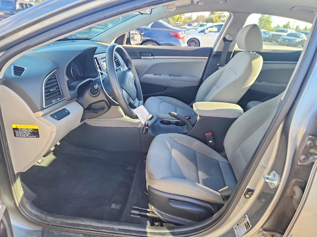 2017 HYUNDAI ELANTRA SE photo 7