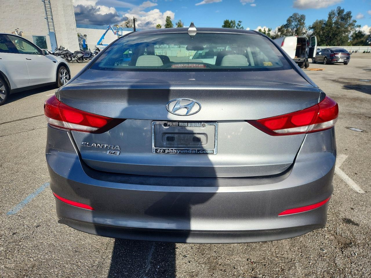 2017 HYUNDAI ELANTRA SE photo 6