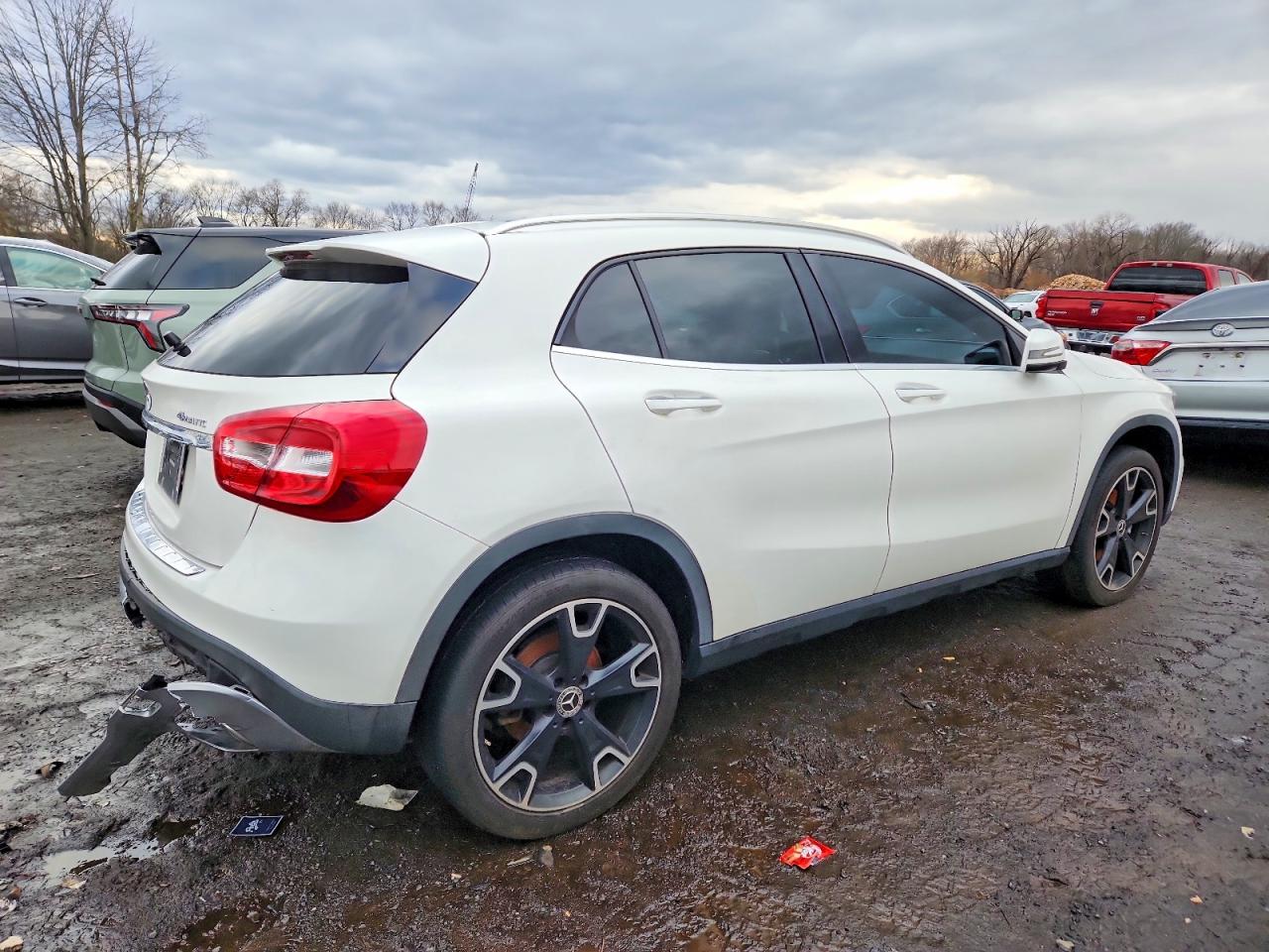 2019 MERCEDES-BENZ GLA 250 4MATIC photo 5