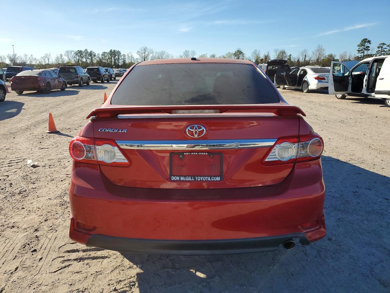 2013 TOYOTA COROLLA BASE photo 6