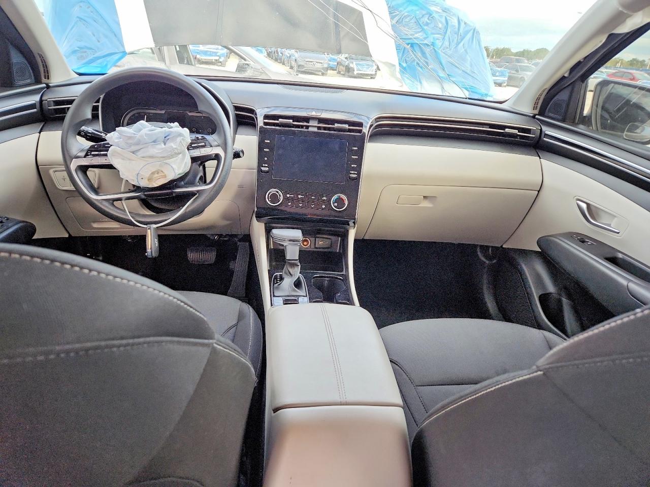 2022 HYUNDAI TUCSON SE photo 8