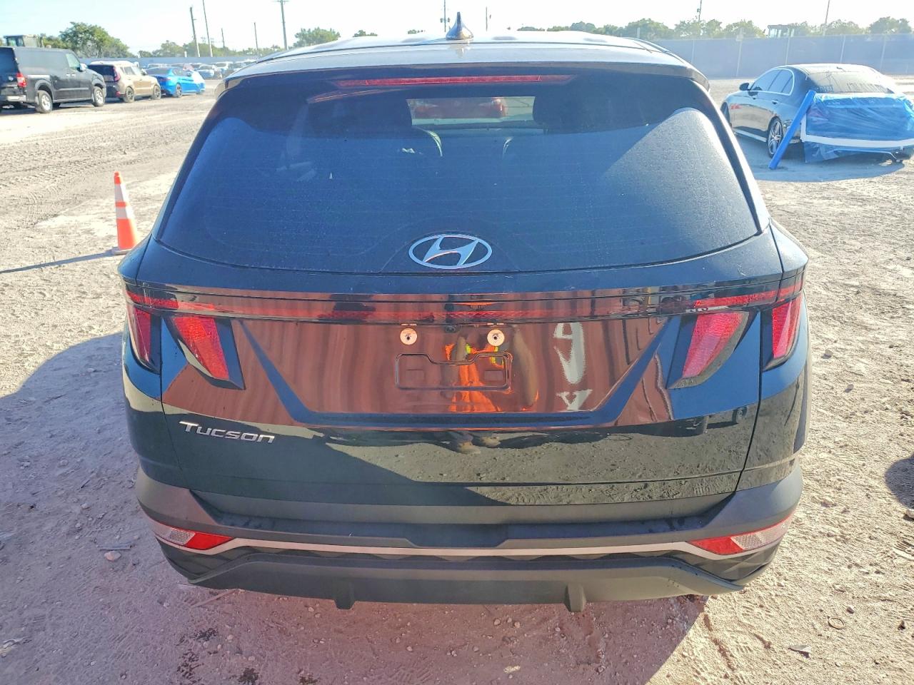 2022 HYUNDAI TUCSON SE photo 6
