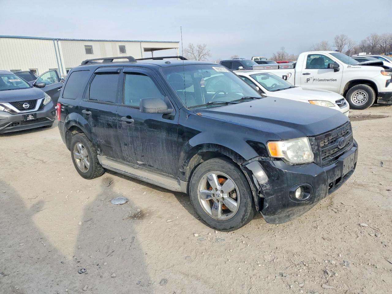 2010 FORD ESCAPE XLT photo 4