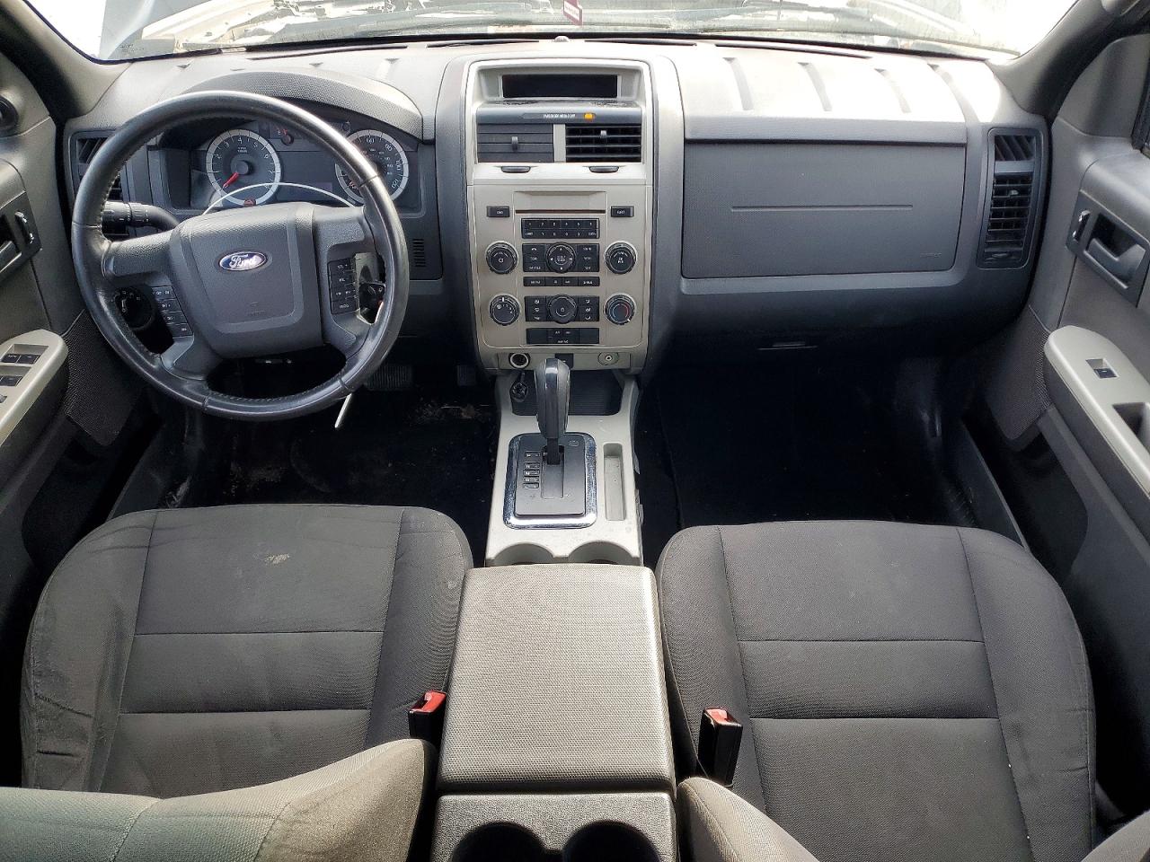 2010 FORD ESCAPE XLT photo 8