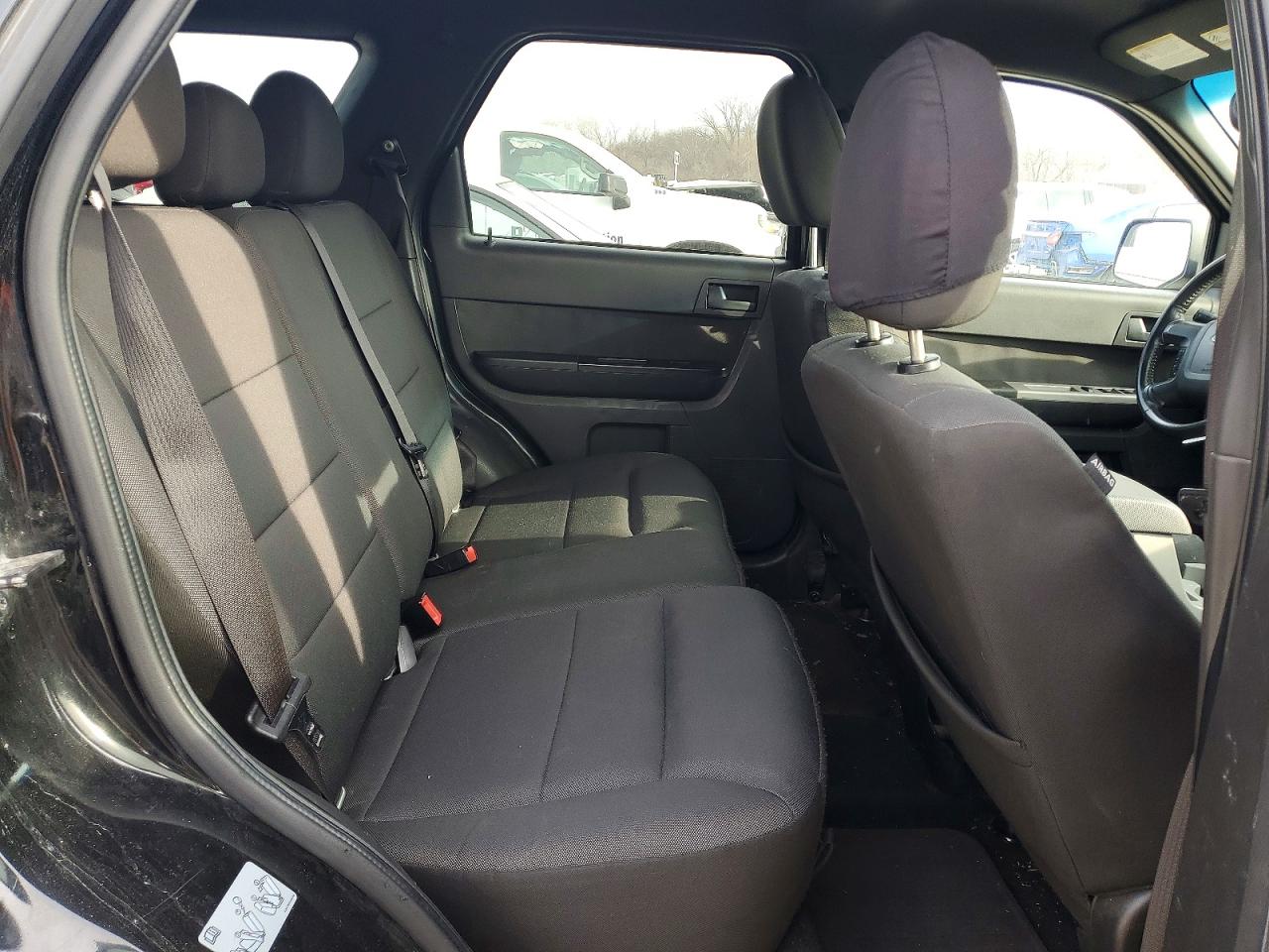 2010 FORD ESCAPE XLT photo 10