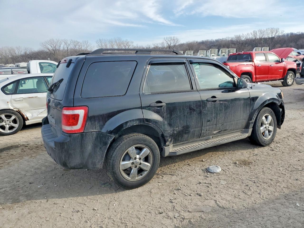 2010 FORD ESCAPE XLT photo 3