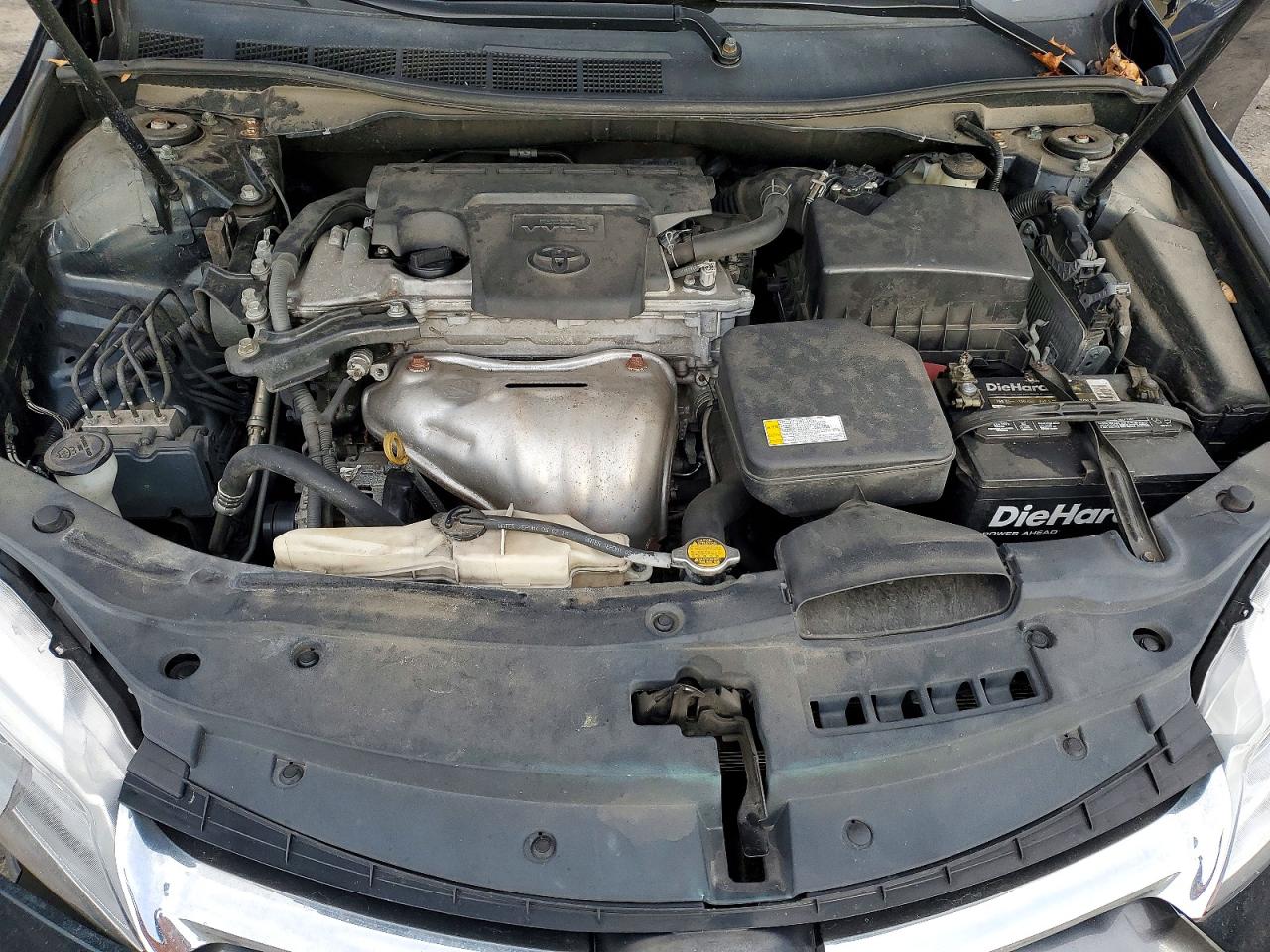 2015 TOYOTA CAMRY LE photo 11