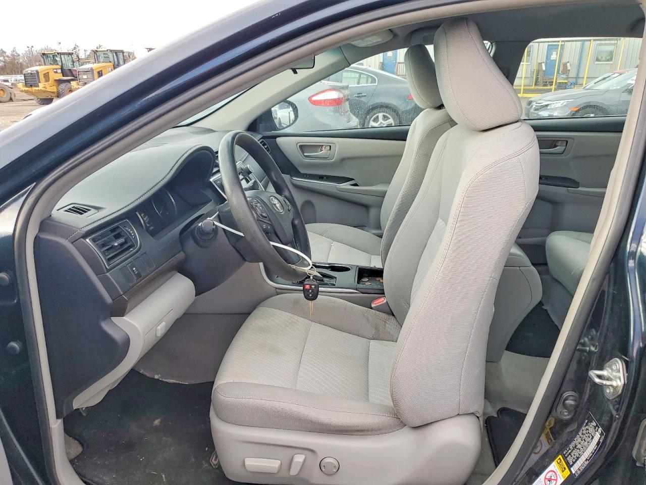 2015 TOYOTA CAMRY LE photo 7