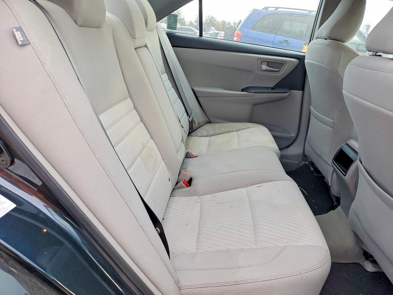 2015 TOYOTA CAMRY LE photo 10