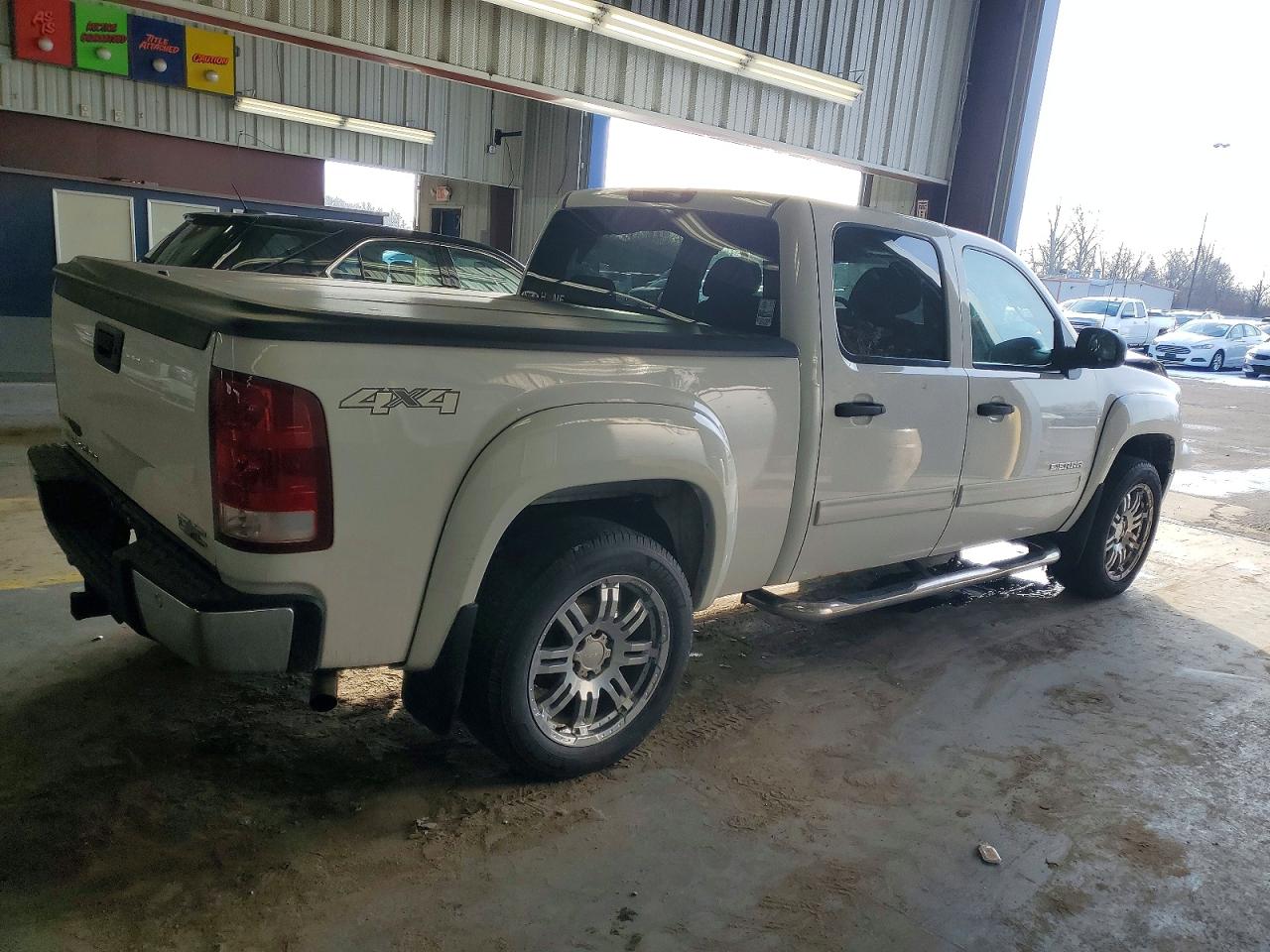 2010 GMC SIERRA K1500 SLE photo 3