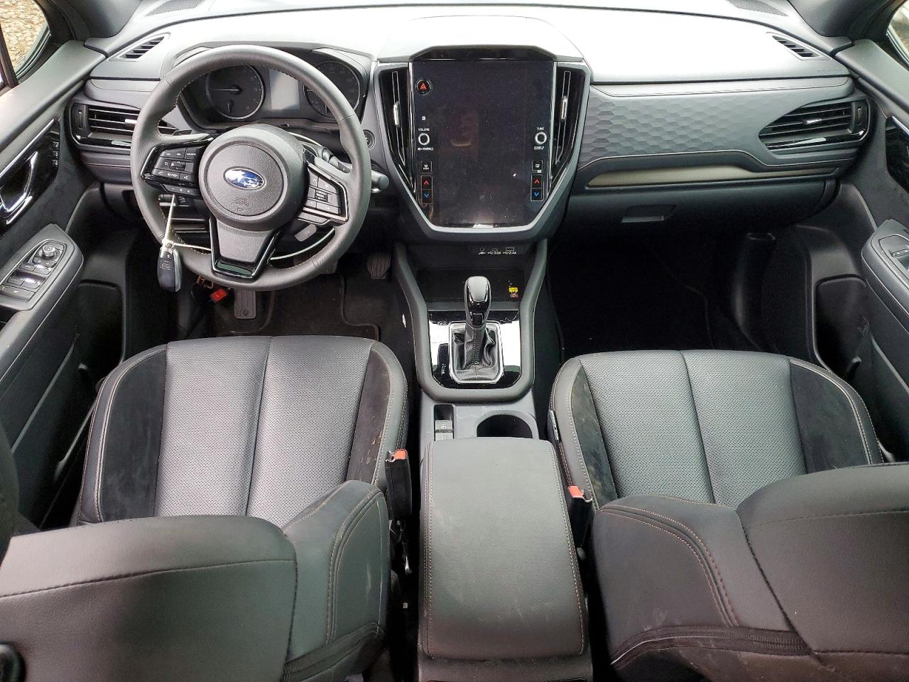 2025 SUBARU FORESTER TOURING photo 8