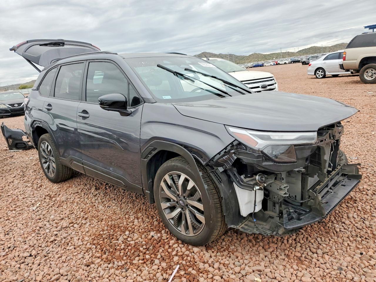 2025 SUBARU FORESTER TOURING photo 4