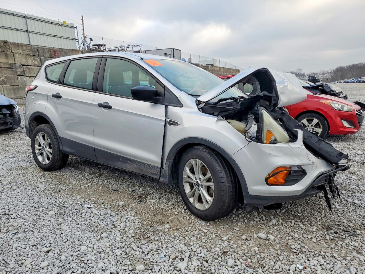 2017 FORD ESCAPE S photo 4