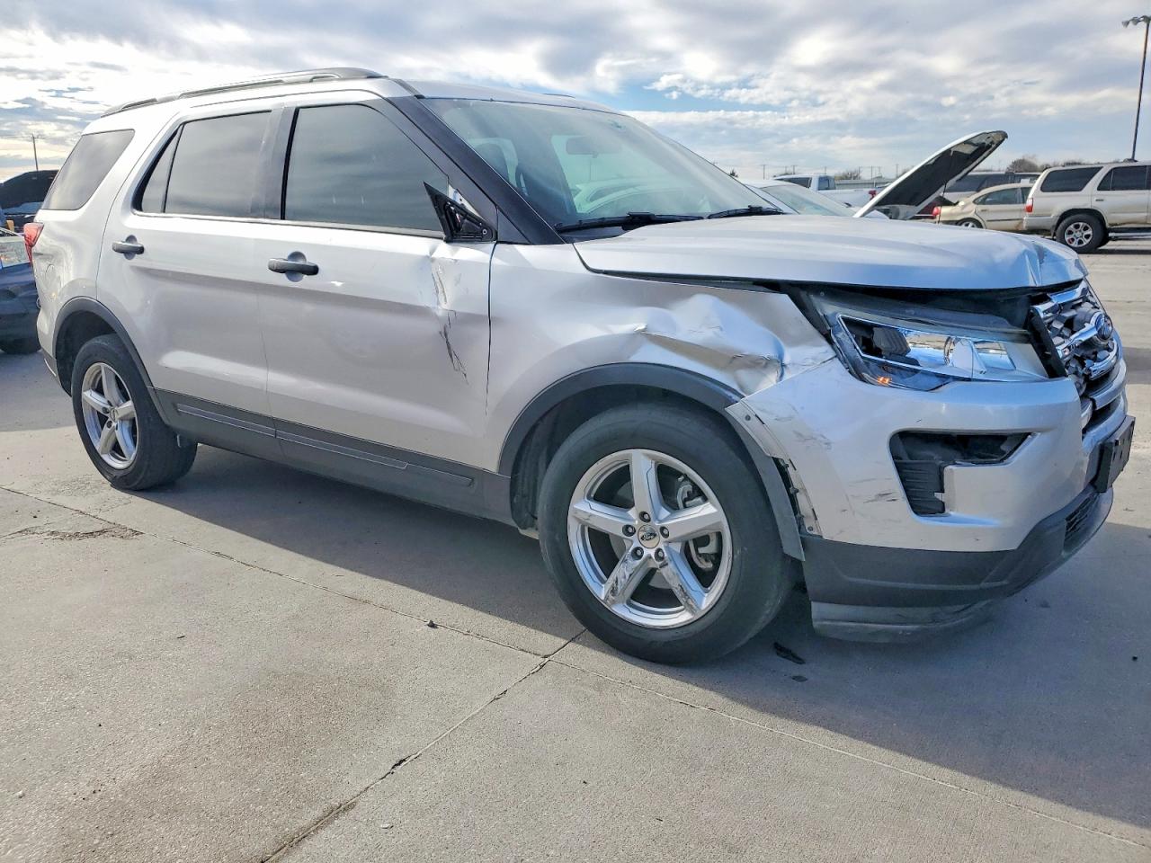 2018 FORD EXPLORER photo 4