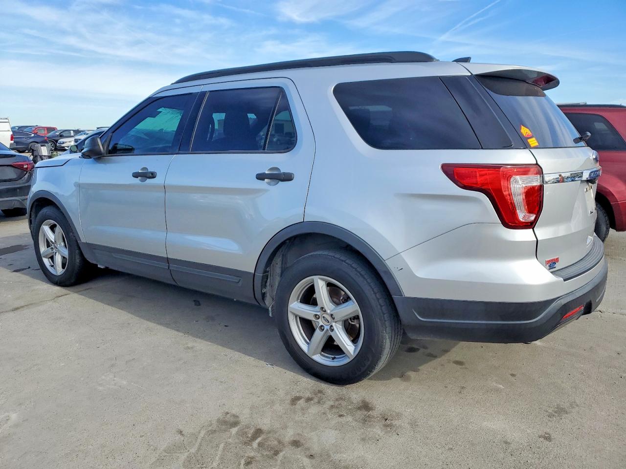 2018 FORD EXPLORER photo 2