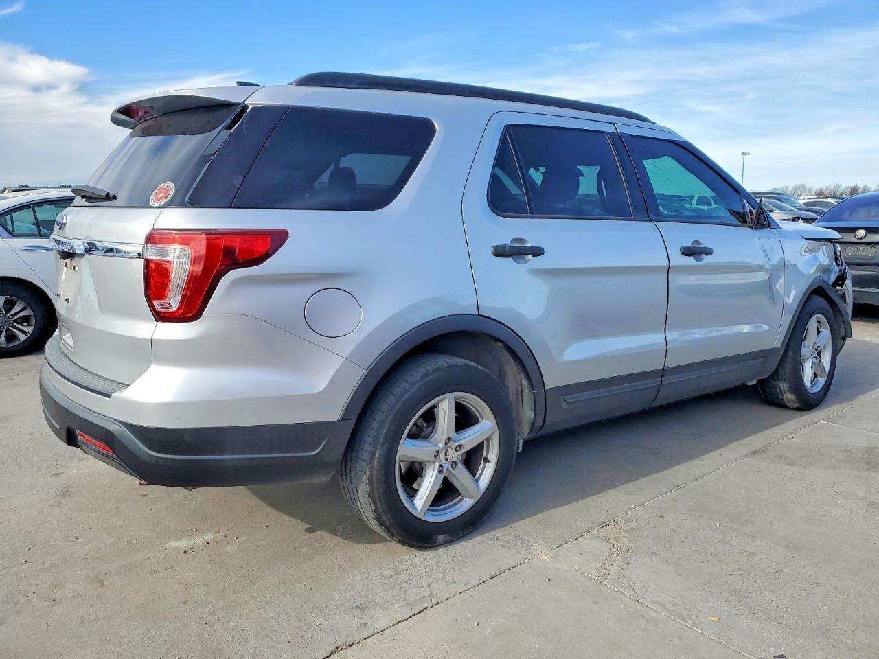 2018 FORD EXPLORER photo 3