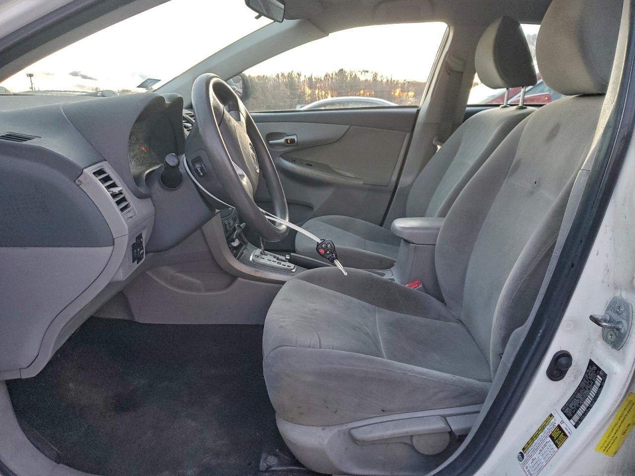 2010 TOYOTA COROLLA BASE photo 7
