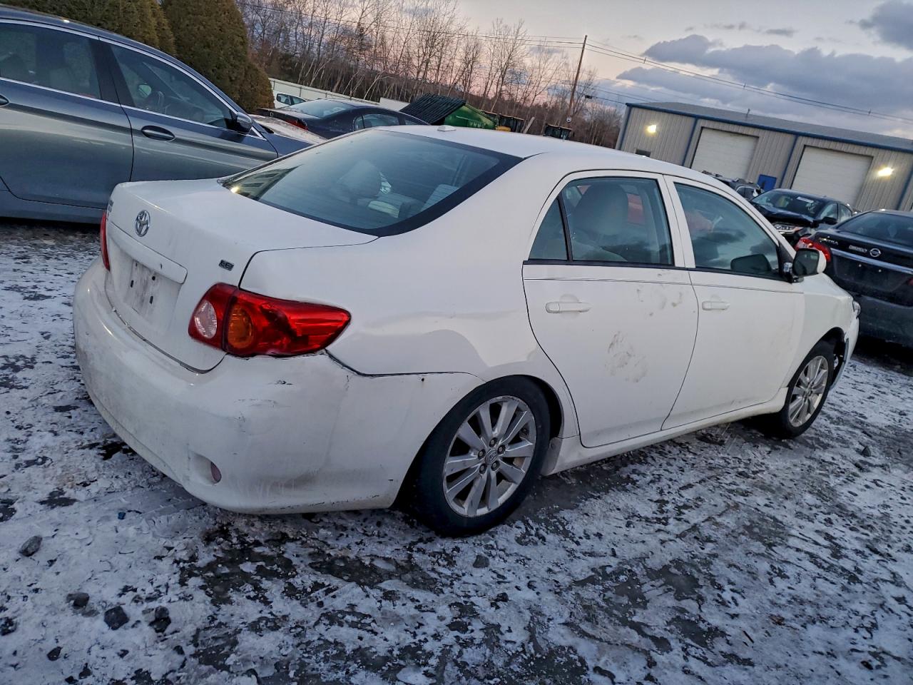 2010 TOYOTA COROLLA BASE photo 3