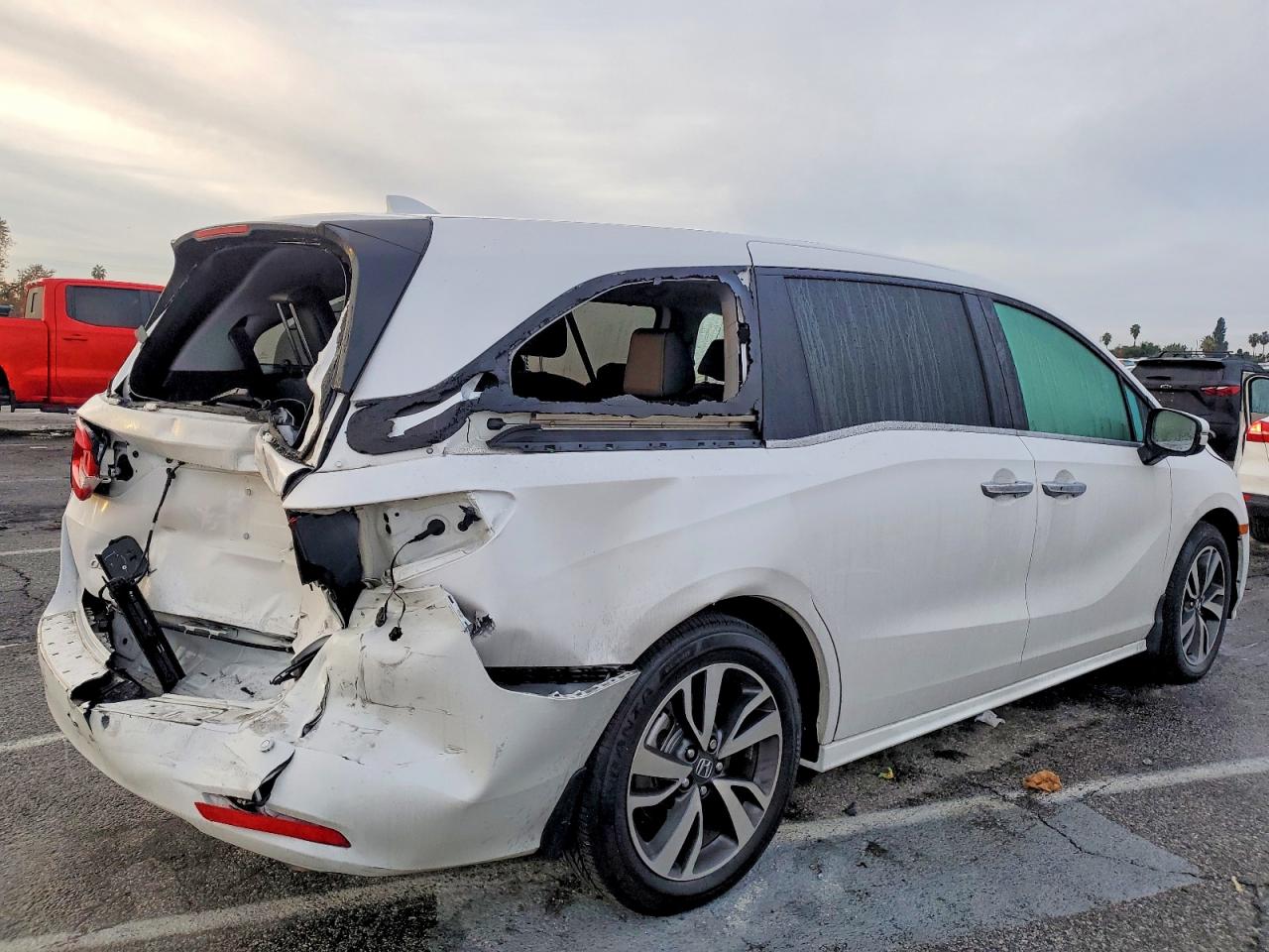 2024 HONDA ODYSSEY TOURING photo 3