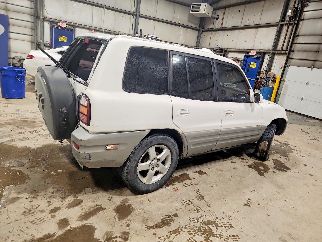 1999 TOYOTA RAV4 photo 3