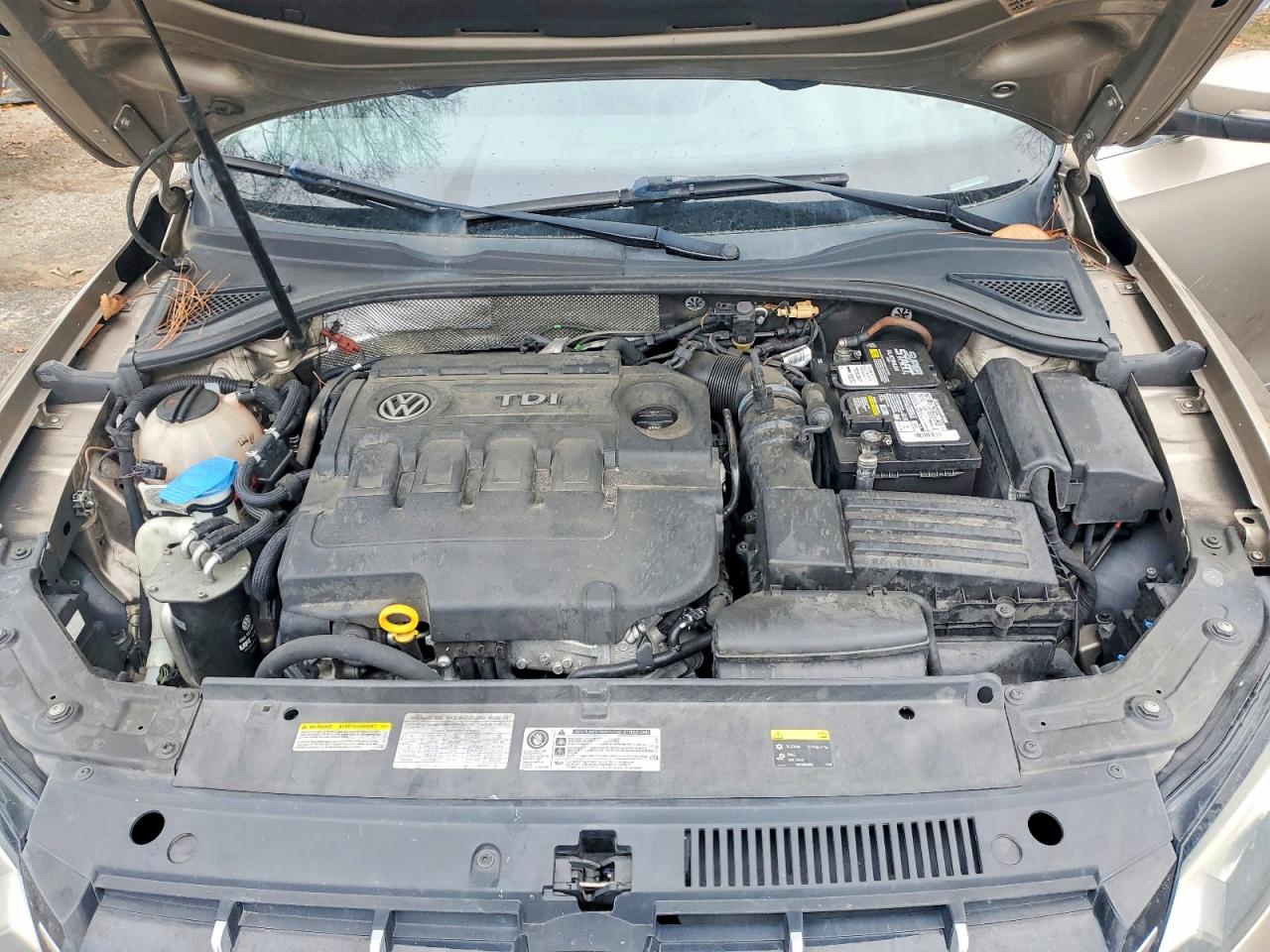 2015 VOLKSWAGEN PASSAT SEL photo 11