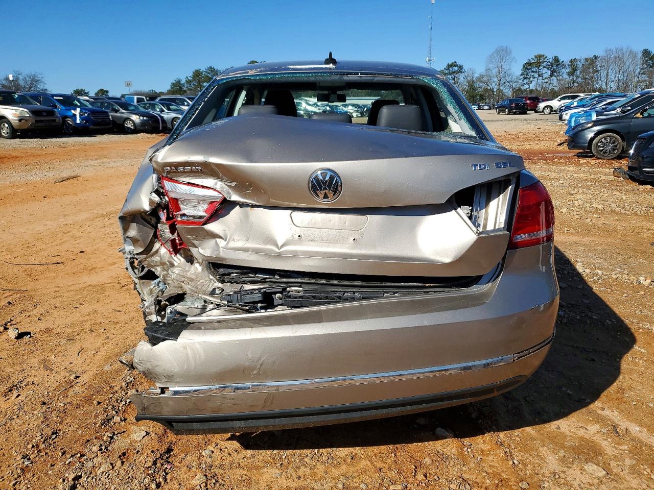 2015 VOLKSWAGEN PASSAT SEL photo 6
