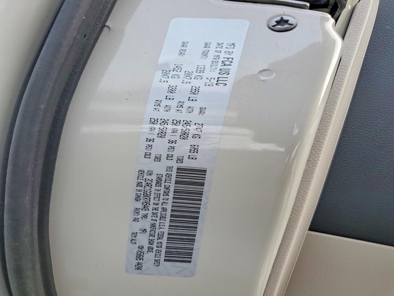 2019 CHRYSLER PACIFICA LIMITED photo 13