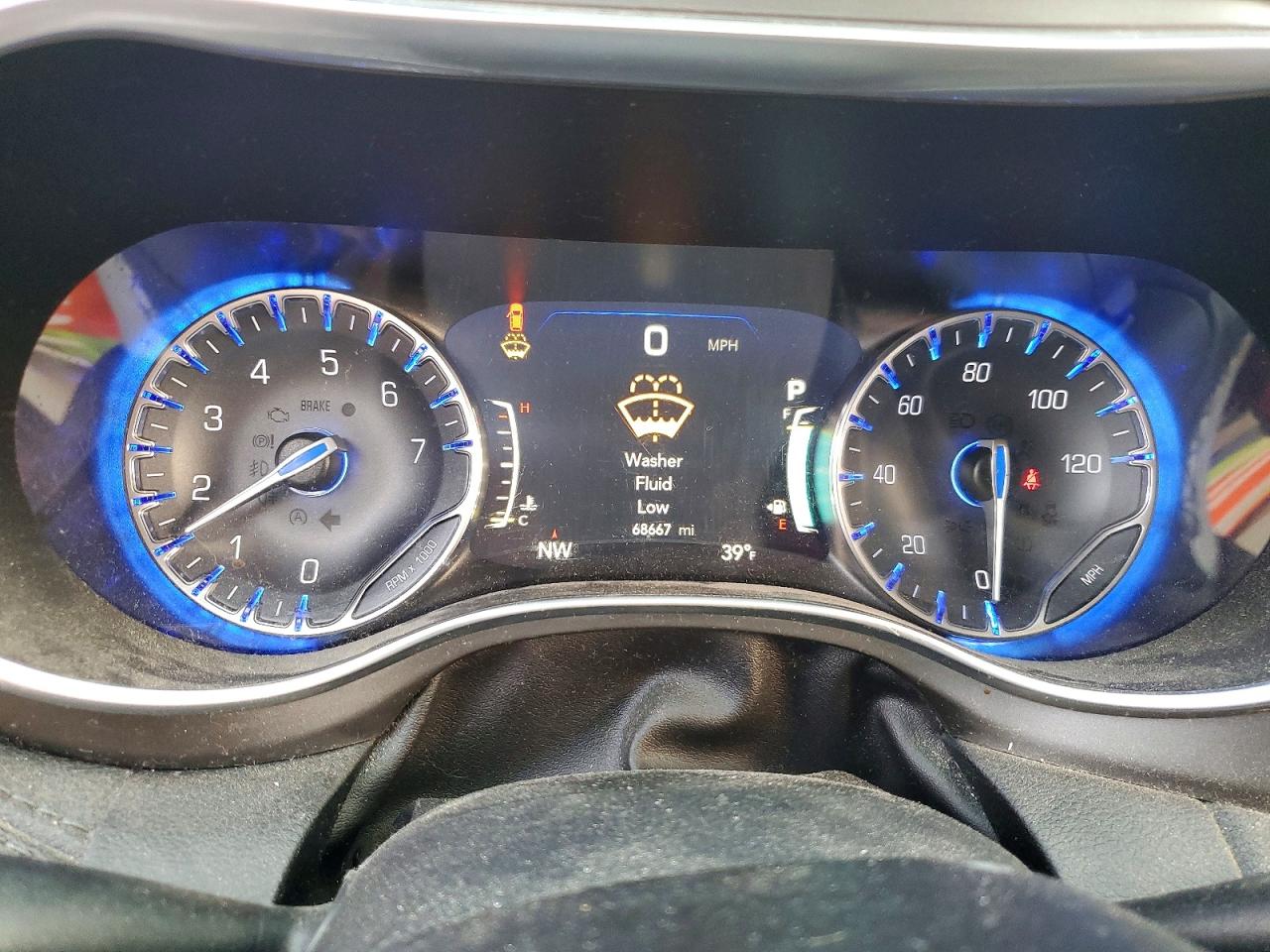 2019 CHRYSLER PACIFICA LIMITED photo 9
