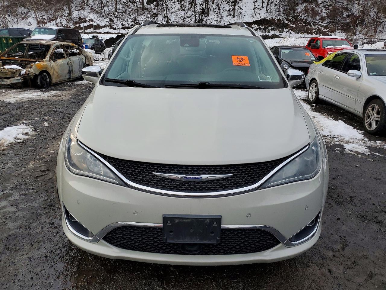 2019 CHRYSLER PACIFICA LIMITED photo 5