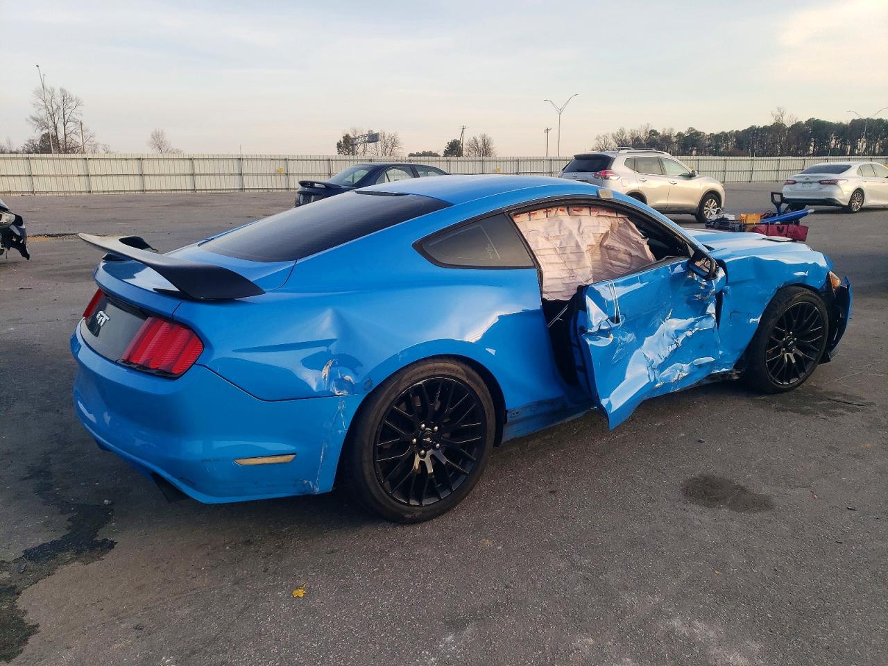 2017 FORD MUSTANG GT photo 3