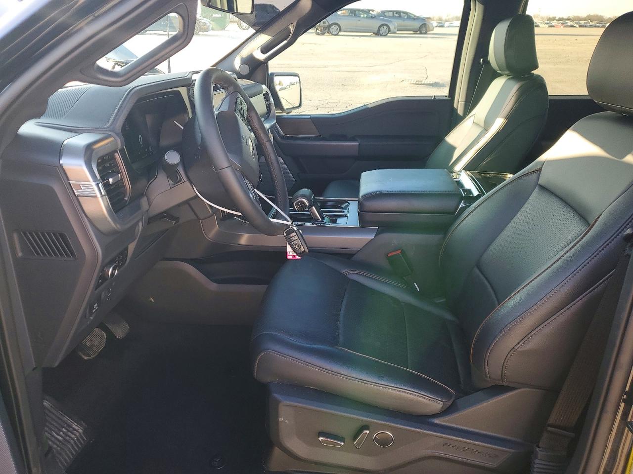 2025 FORD F150 LARIAT photo 7