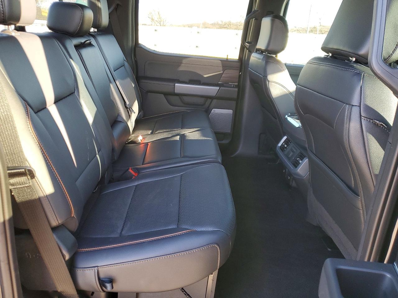 2025 FORD F150 LARIAT photo 10
