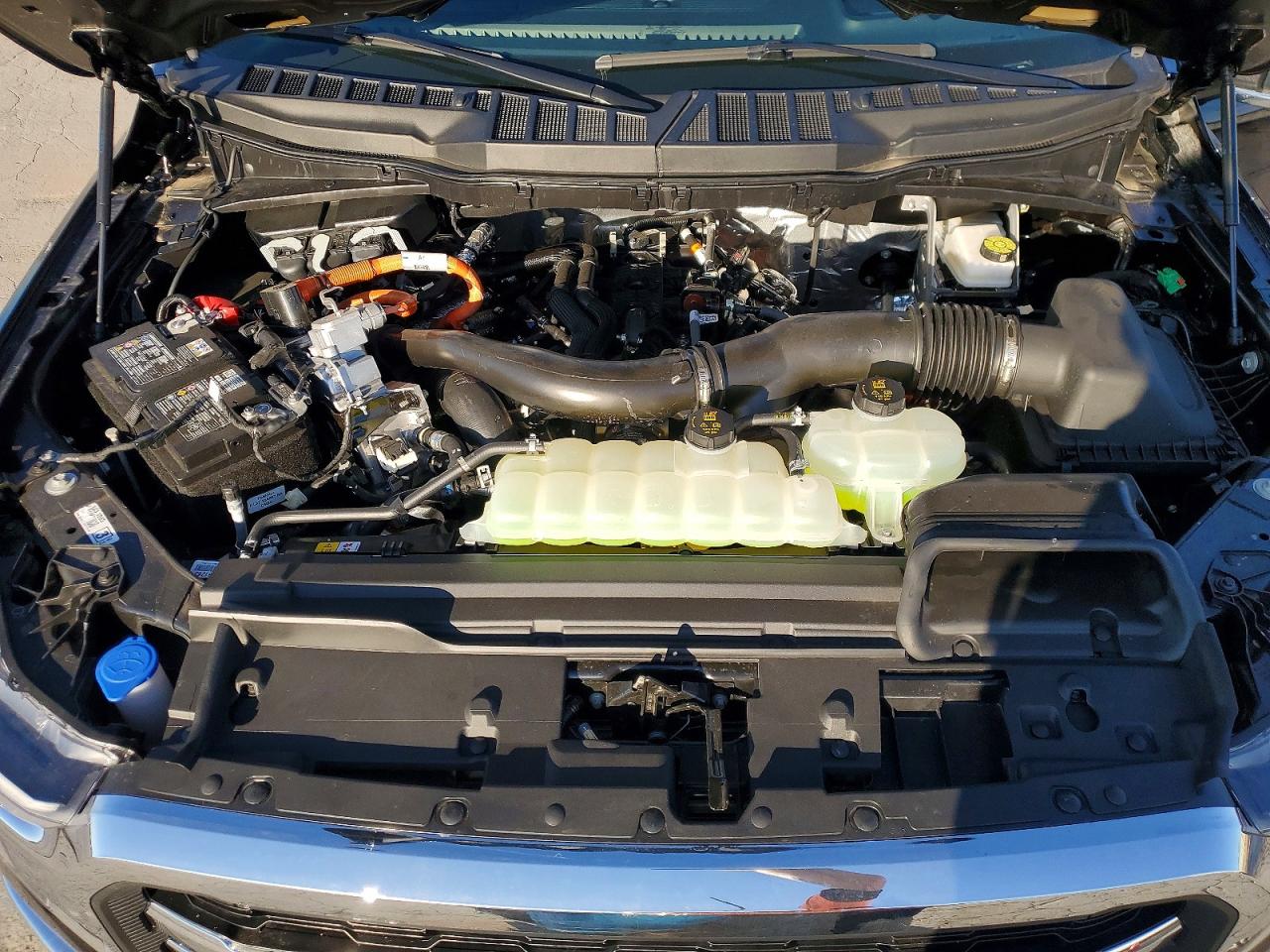 2025 FORD F150 LARIAT photo 11