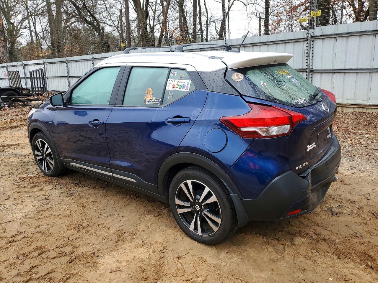 2018 NISSAN KICKS S photo 2
