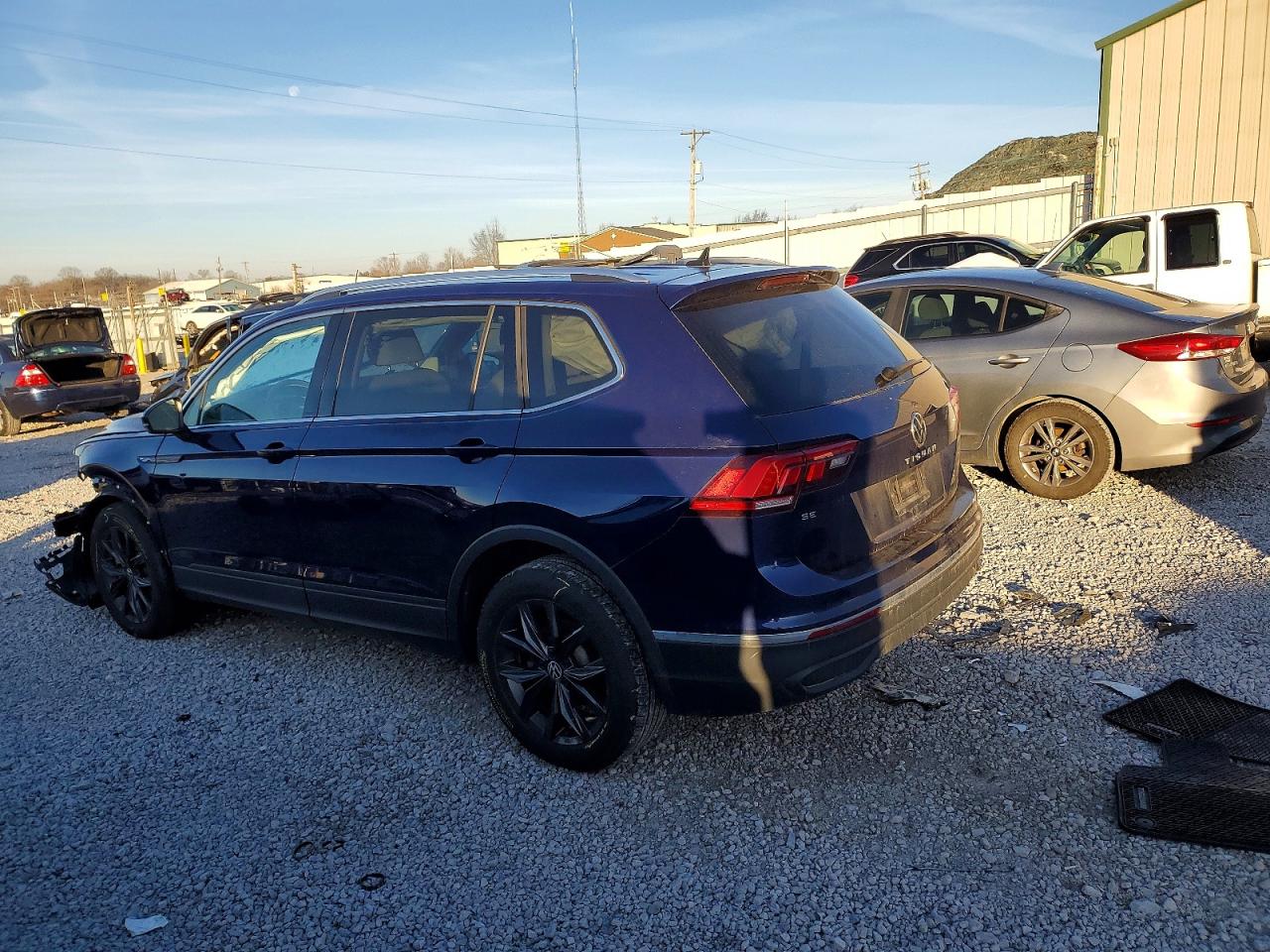 2024 VOLKSWAGEN TIGUAN SE photo 4