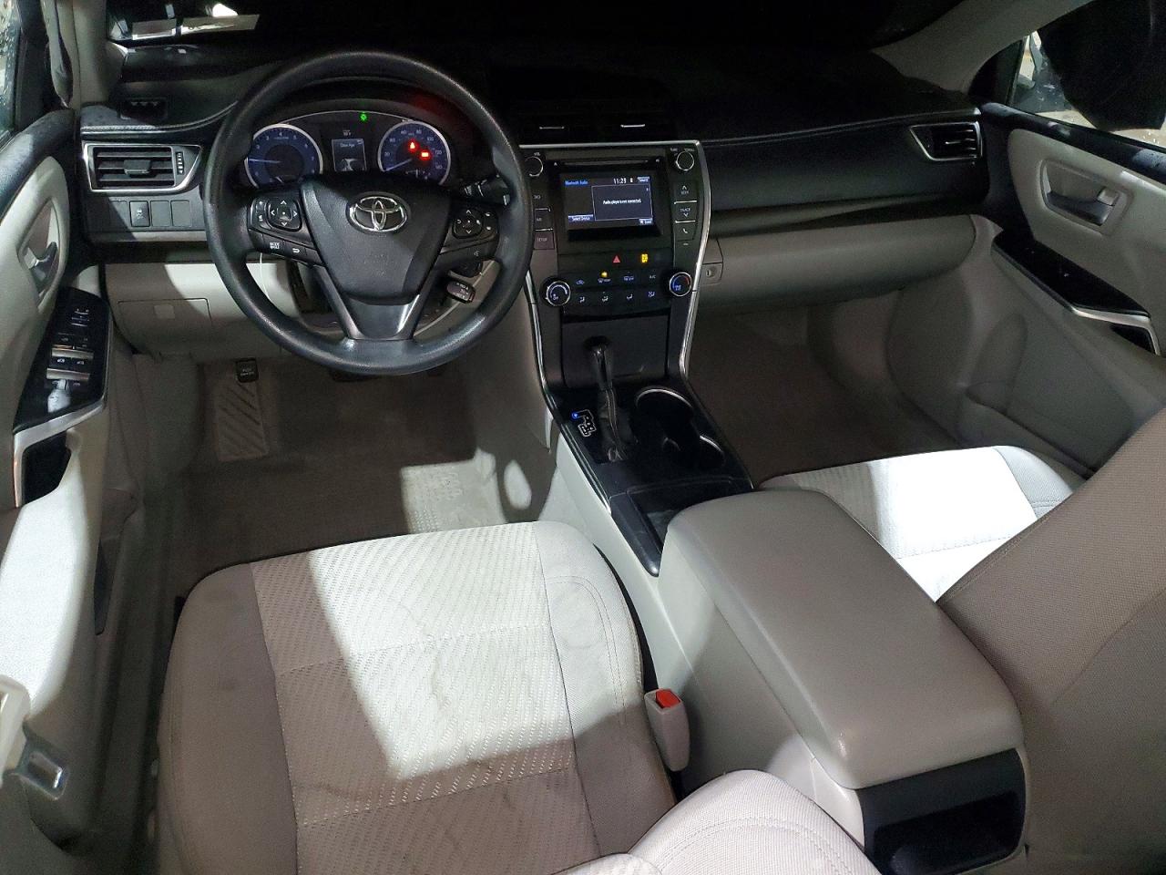 2017 TOYOTA CAMRY LE photo 15