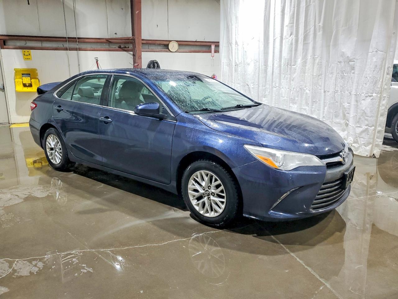 2017 TOYOTA CAMRY LE photo 7