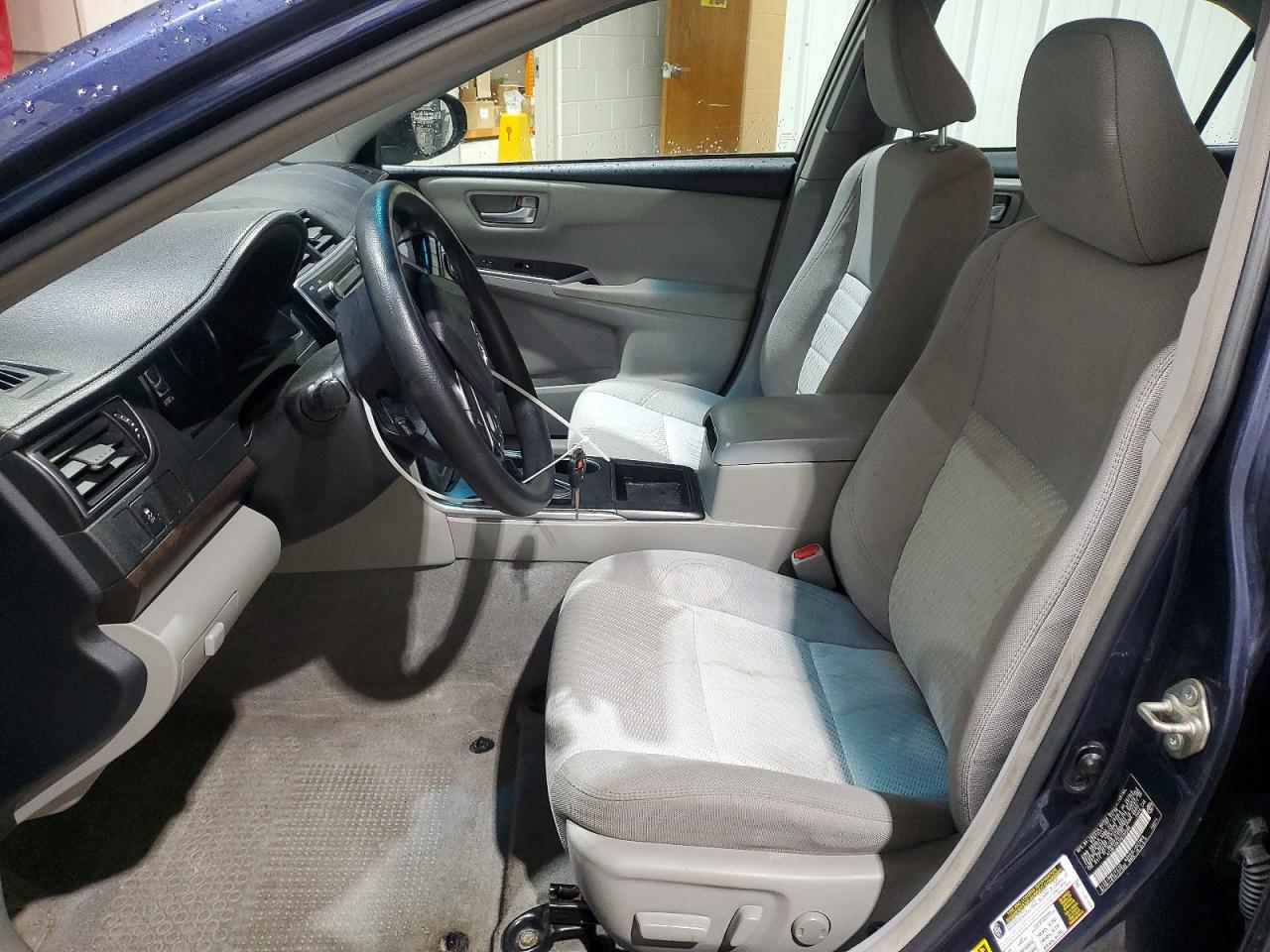 2017 TOYOTA CAMRY LE photo 13