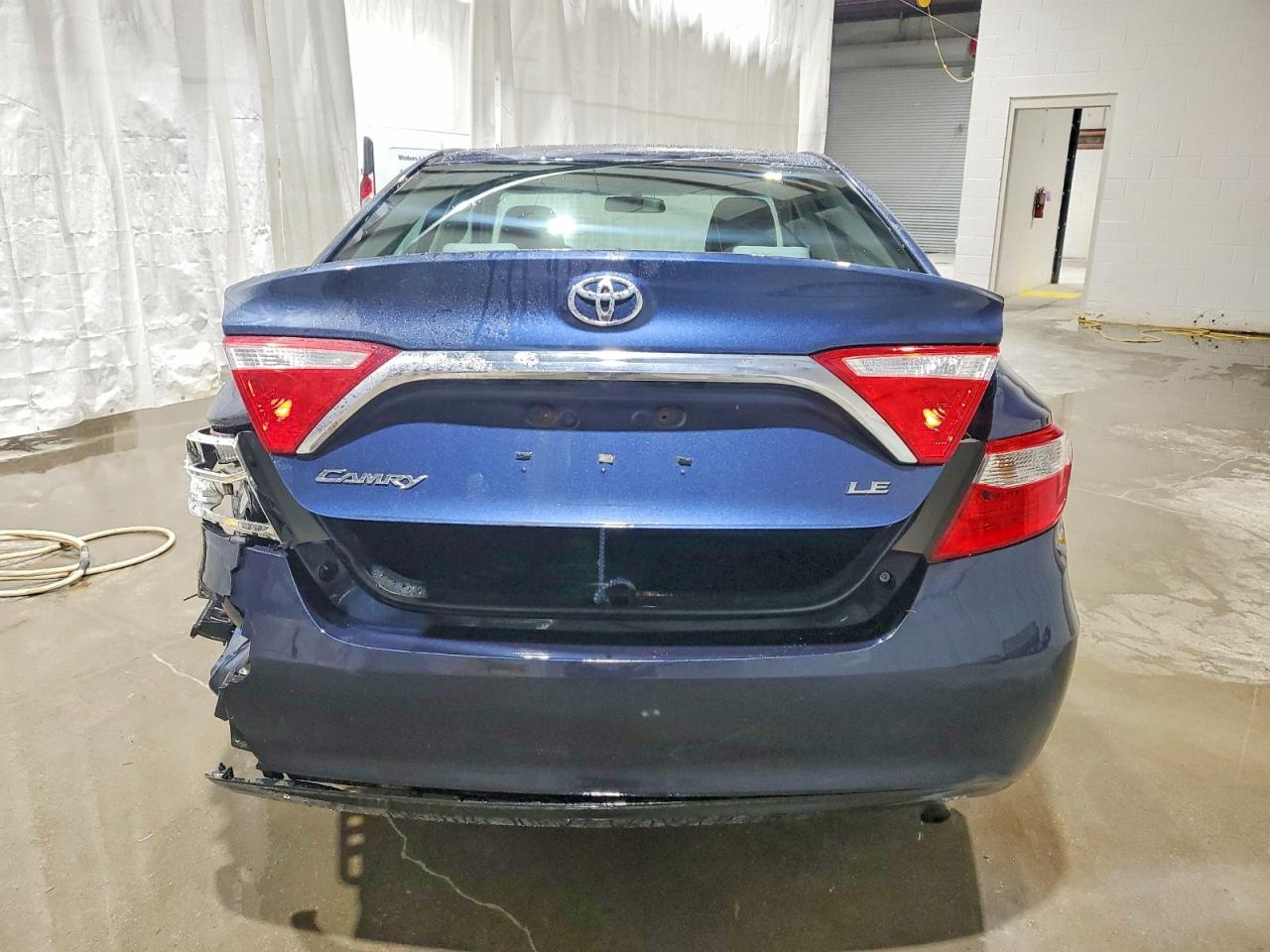 2017 TOYOTA CAMRY LE photo 11