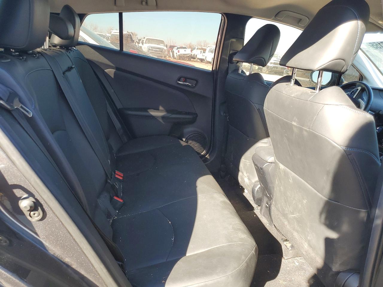 2016 TOYOTA PRIUS THREE TOURING photo 10