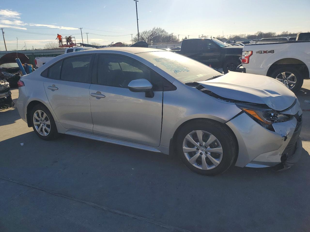 2025 TOYOTA COROLLA LE photo 4