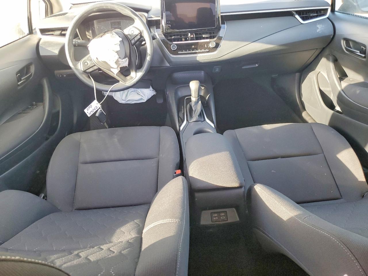 2025 TOYOTA COROLLA LE photo 8