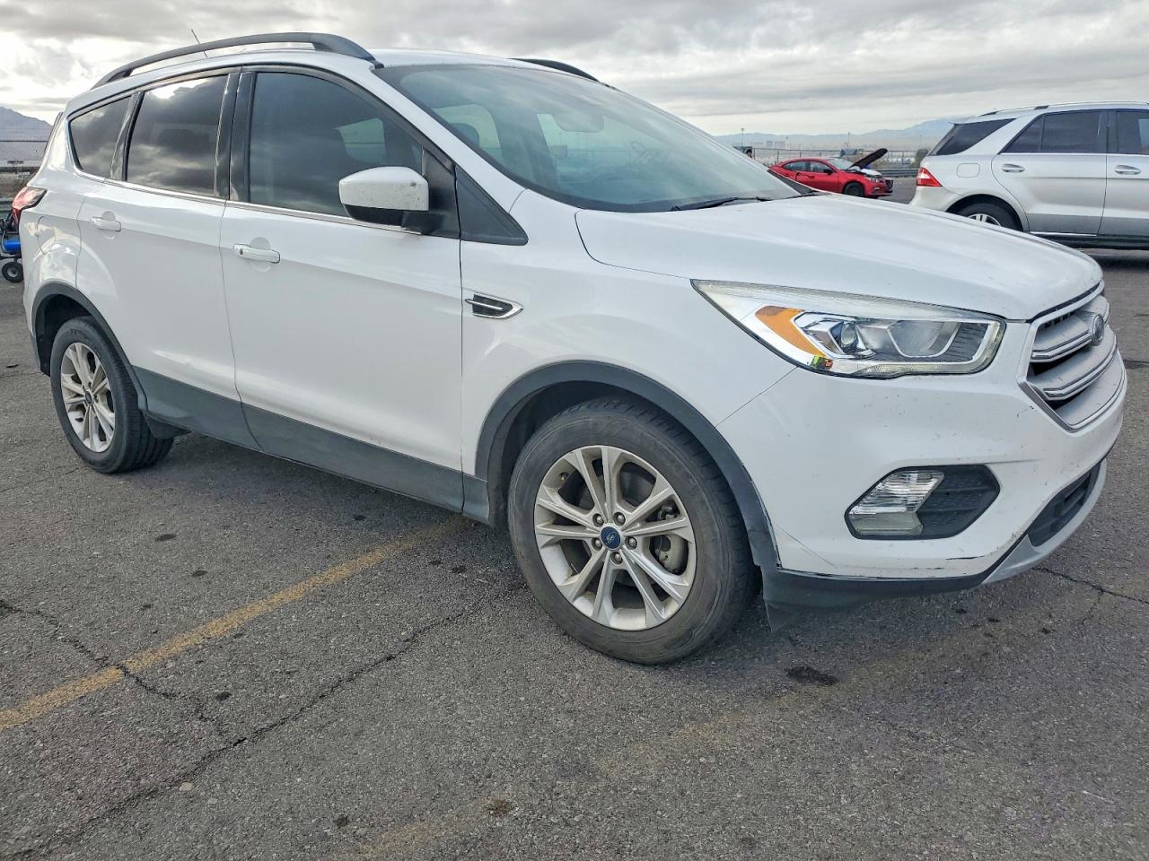 2019 FORD ESCAPE SEL photo 4