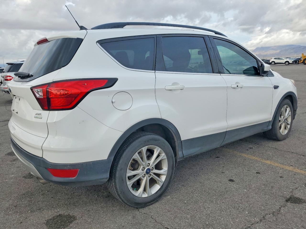 2019 FORD ESCAPE SEL photo 3