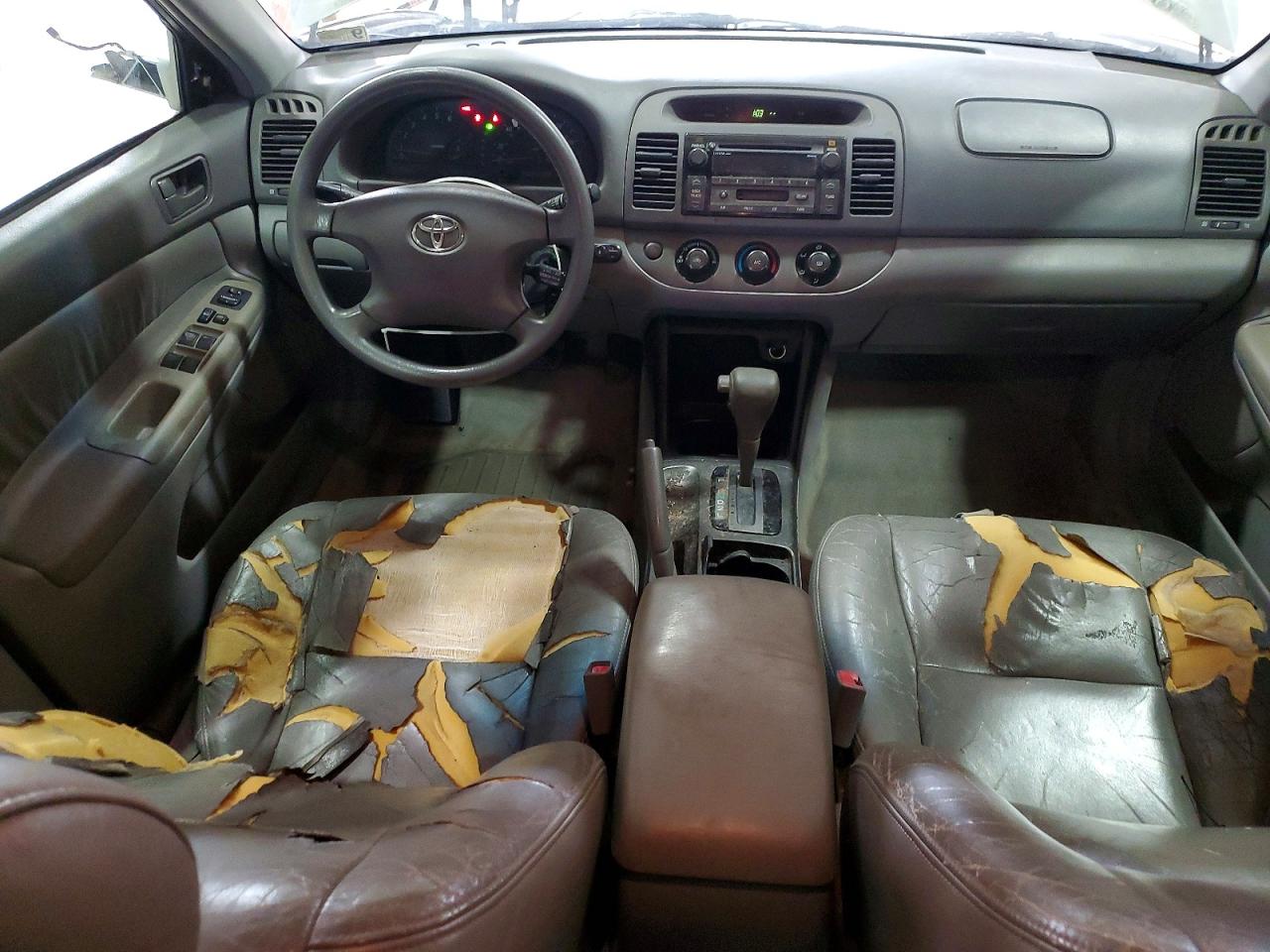 2002 TOYOTA CAMRY LE photo 8