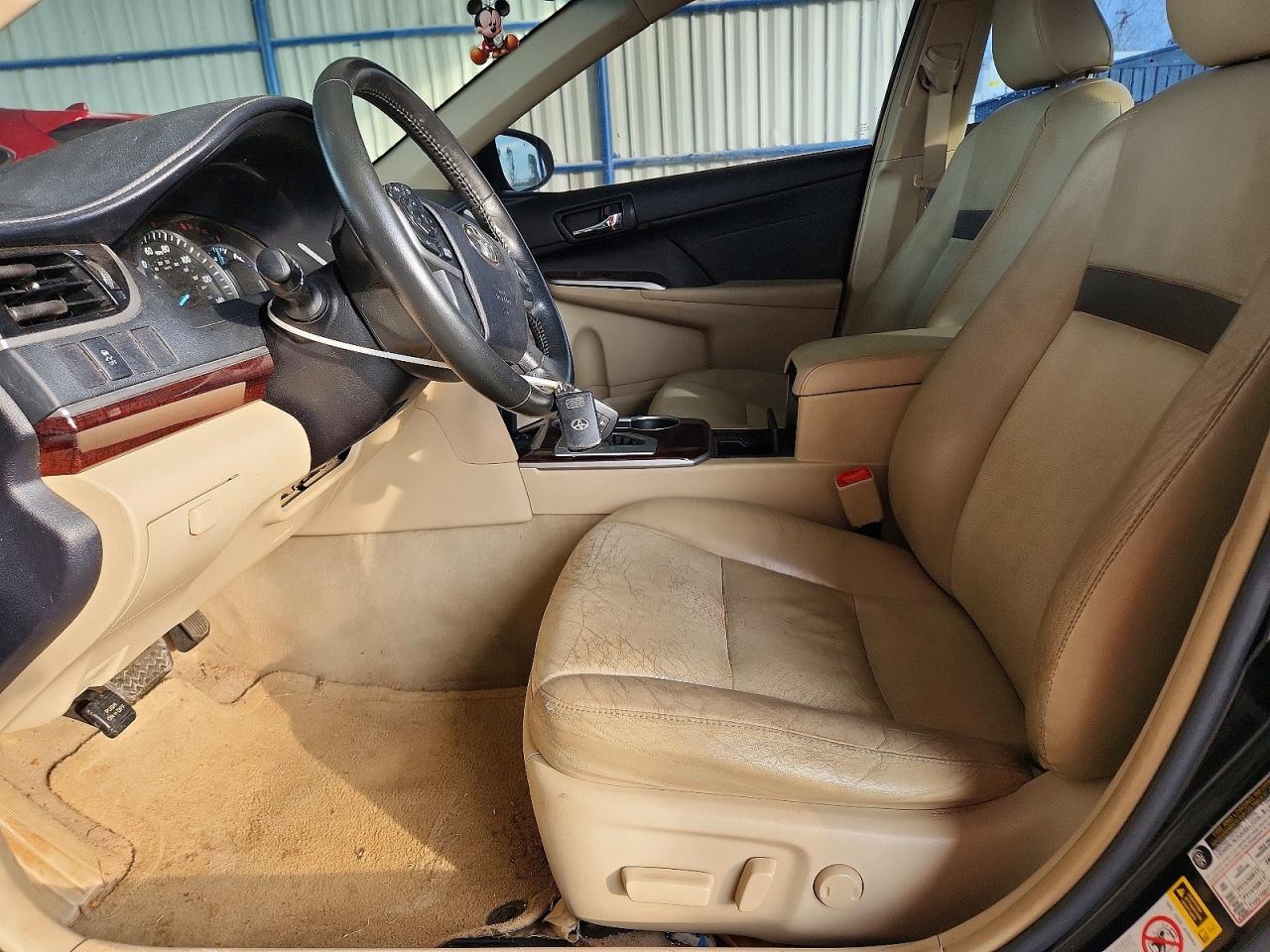 2014 TOYOTA CAMRY L photo 13