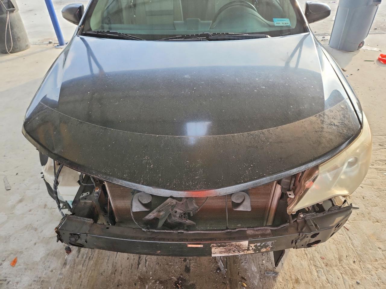 2014 TOYOTA CAMRY L photo 21