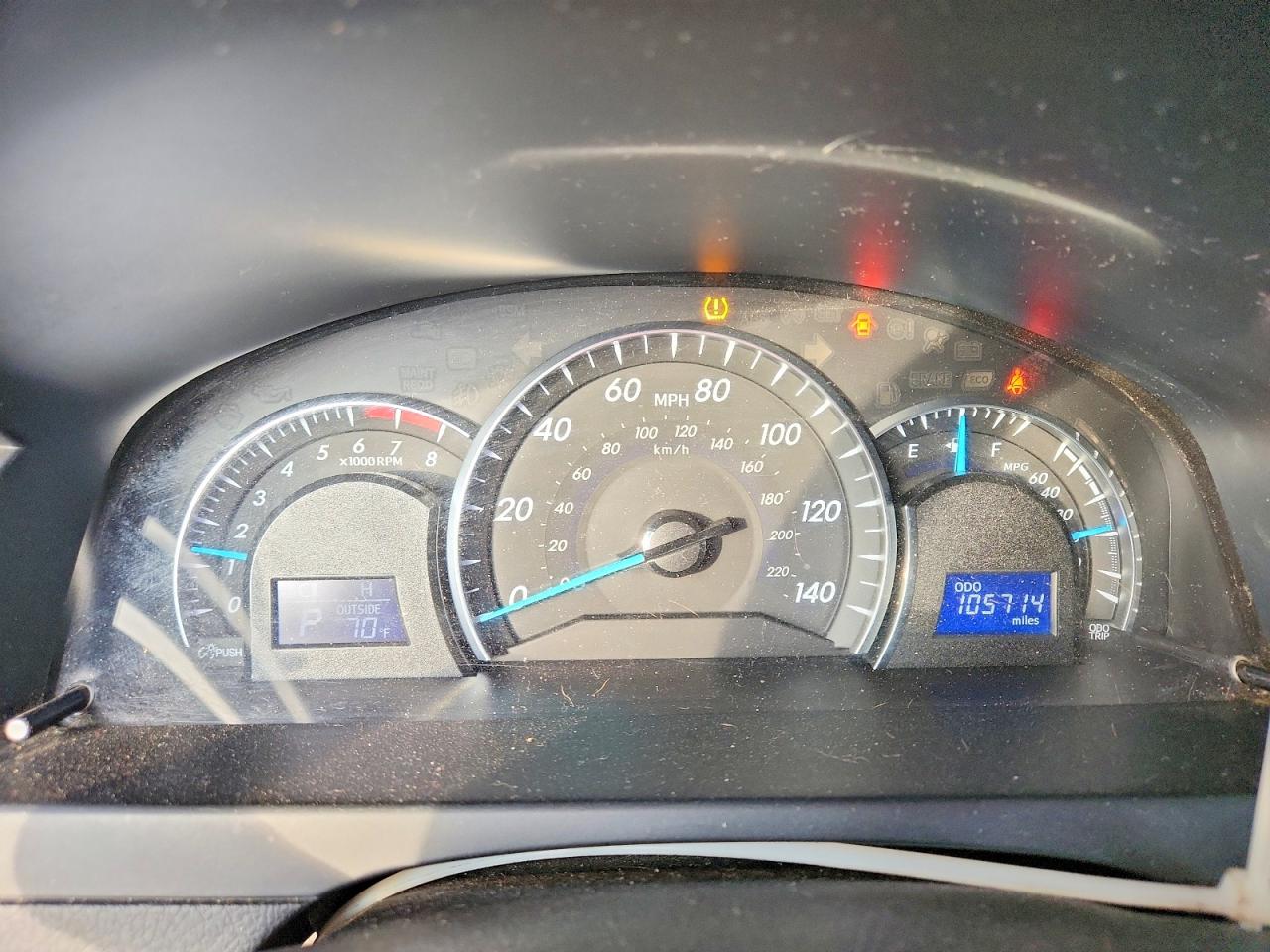 2014 TOYOTA CAMRY L photo 17